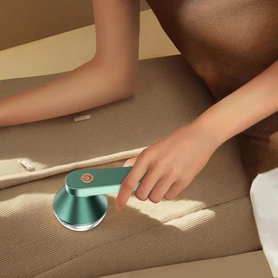 Rechargeable Fabric lint remover and Shaver